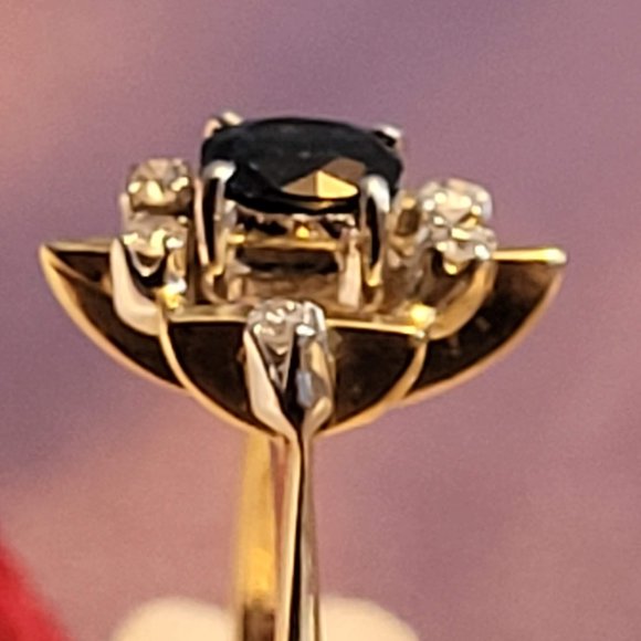 14K Gold Ring with gemstones (small diamonds and saphire) - Picture 9 of 14
